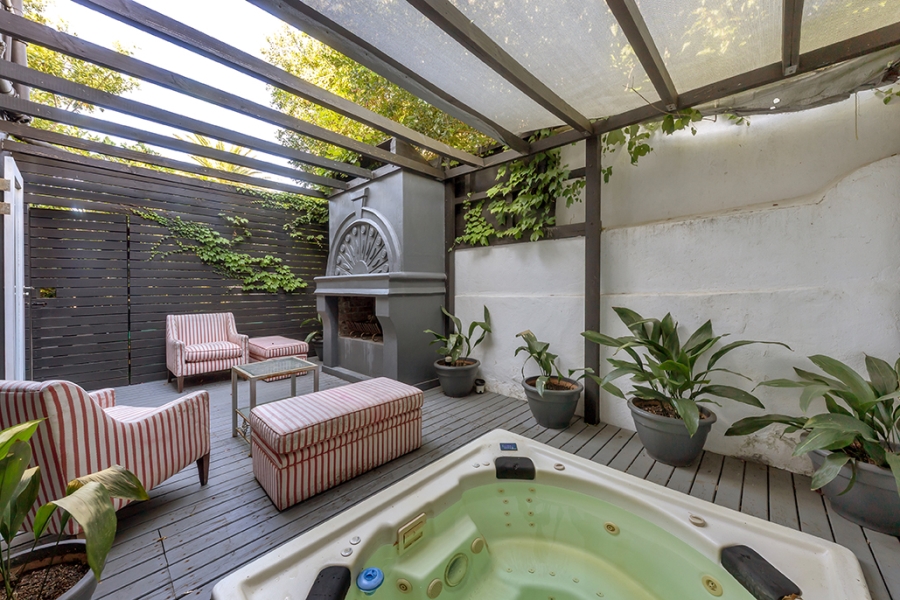 4 Bedroom Property for Sale in Gardens Western Cape